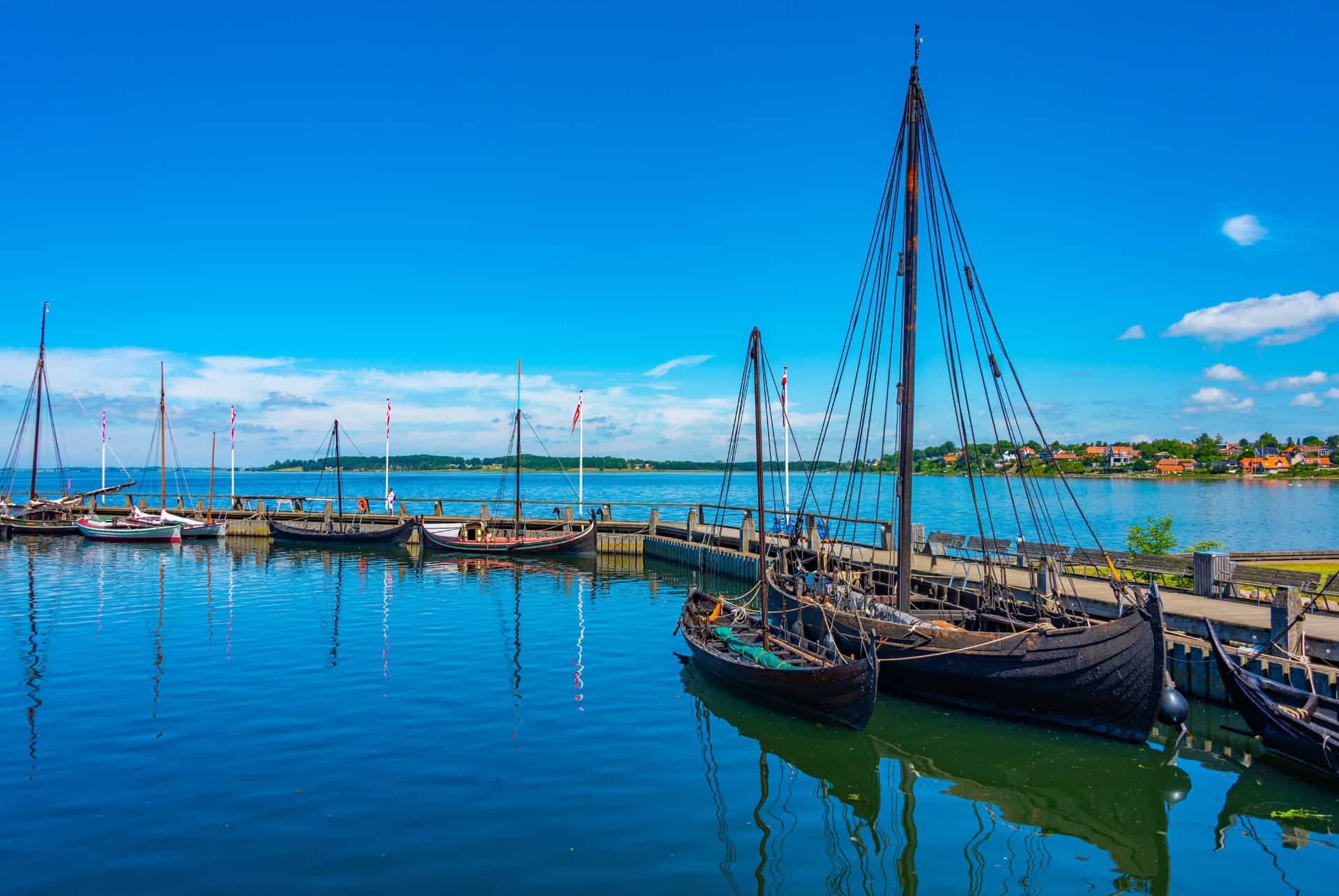 navires vikings amarres navires vikings amarres