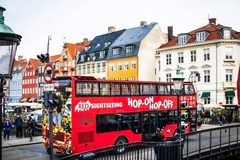 Bus Red Sightseeing à arrêts multiples avec option croisière